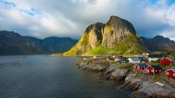 Reine ψαροχώρι στα νησιά Lofoten της Νορβηγίας — Αρχείο Βίντεο