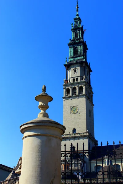 Torre del santuario en Czestochowa . — Foto de Stock