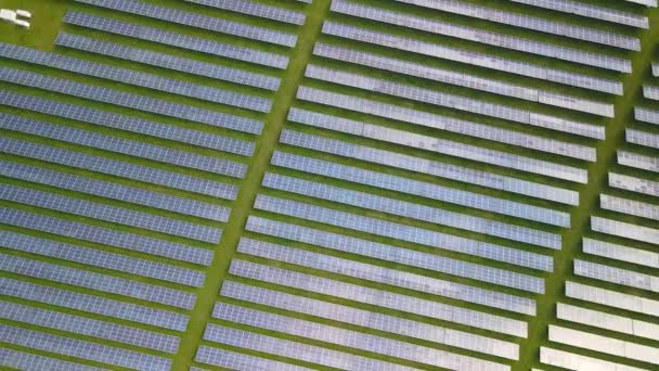 Flug Ueber Eine Moderne Solaranlage — Vídeo de Stock