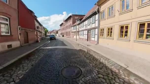 Punkt Widzenia Subiektywny Widok Ulicę Małym Niemieckim Miasteczku — Wideo stockowe