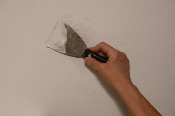 Woman Plasterer Repairing Wall Putty Close Copy Space — Stock Photo, Image