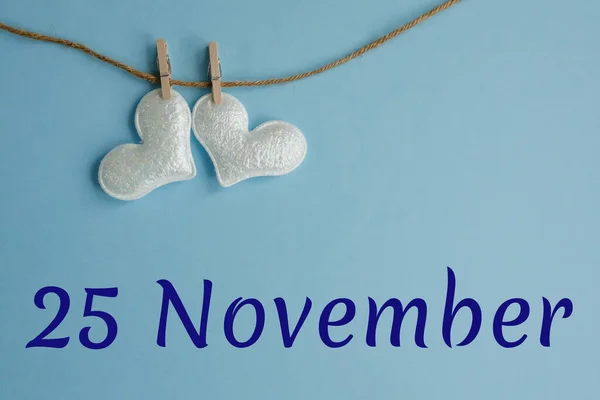 Fecha Conmemorativa Noviembre Sobre Fondo Azul Con Corazones Blancos Con —  Fotos de Stock