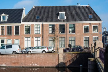 Amsterdam 'daki şehir kanalı evleri