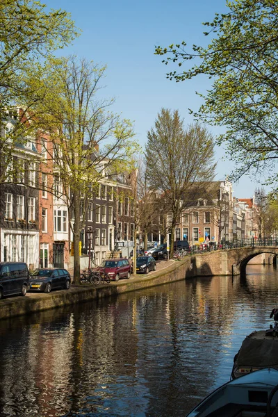 Amsterdam Güzel Kanal Evleri Köprüler — Stok fotoğraf