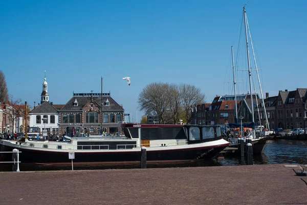 Csatorna Házak Hajók Hollandiában — Stock Fotó
