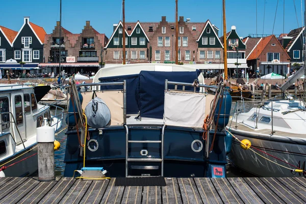 Hus Och Båtar Volendam — Stockfoto