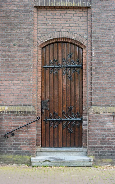 Çiçekli Amsterdam yaz sokak manzarası