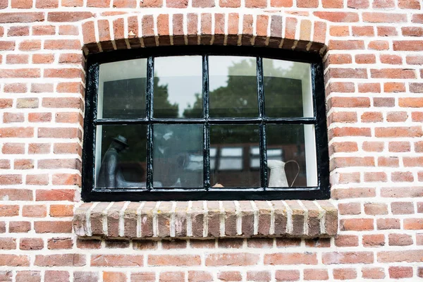 Altes Fenster Der Ziegelmauer — Stockfoto