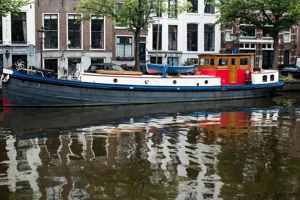 Båt Amstel Elven Amsterdam – stockfoto