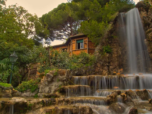 Petite Cascade Dans Parc Villa Negro Gênes — Photo