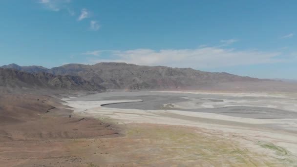 Повітряний Вид Сухе Гірське Озеро Бартогей Річкове Ліжко Вздовж Дна — стокове відео