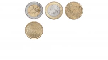 Beyaz bir izolirovannomfone 'un üzerindeki tüm Euro sikkelerinin hareketini durdur. Ekonomi, finans, iş dünyası, yatırım başarı kavramı