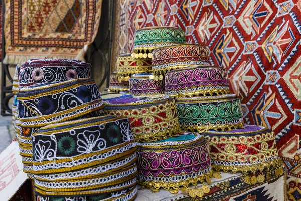 Traditionella hattar med handbroderade Azerbajdzjan — Stockfoto