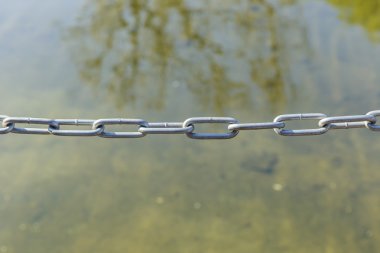 Metal zincir su erişimi sınırlama