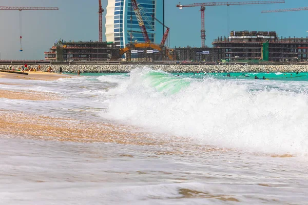 Dubai Bae Mart 2021 Dubai Sahillerinden Birinde Güçlü Dalgalar — Stok fotoğraf