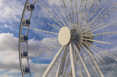 Bakü Bulvarı 'nda dönme dolap