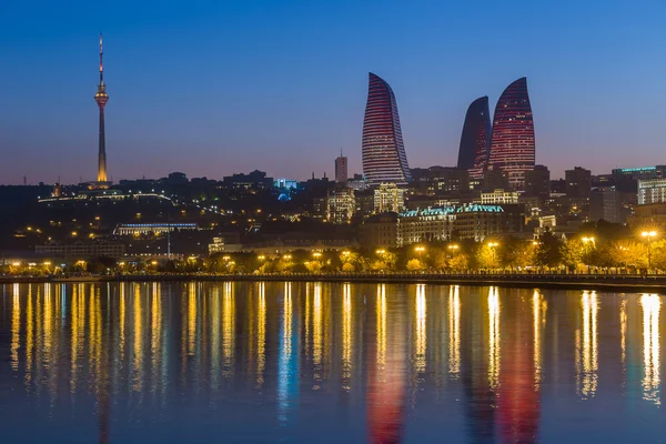 Torre de chamas em Baku — Fotografia de Stock