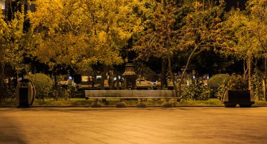 Altın rengi Bakü Bulvarı