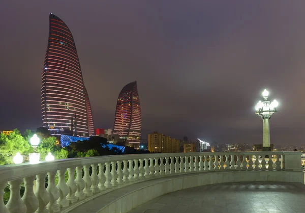 Torres de chama em Baku — Fotografia de Stock