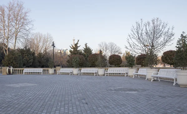 Ijzer Bank aan de Boulevard in Bakoe — Stockfoto