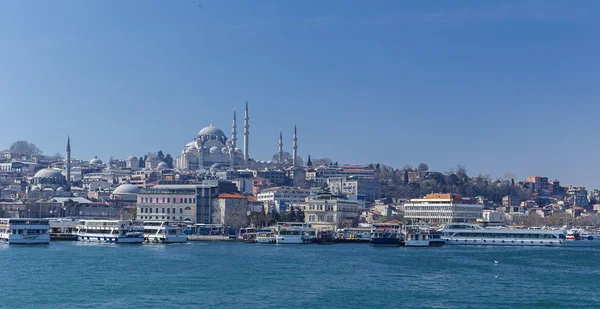 Nueva mezquita y mezquita Suleymaniye en Estambul — Foto de Stock