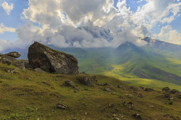 Chip rocks in the mountains National Park Shahdag(Azerbaijan) — Stock Photo, Image