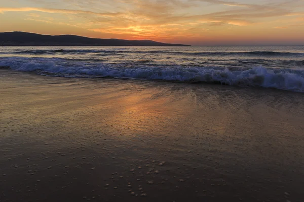 Soluppgång på kusten av Sunny Beach i Bulgarien — Stockfoto