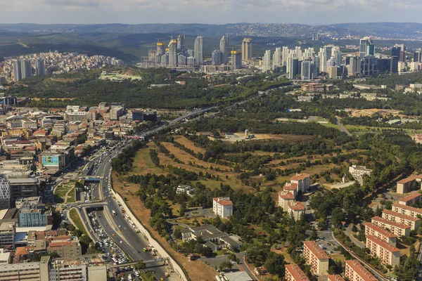 Panorama de la torre de Estambul Zafiro de Estambul. La altura de 286 m — Foto de Stock