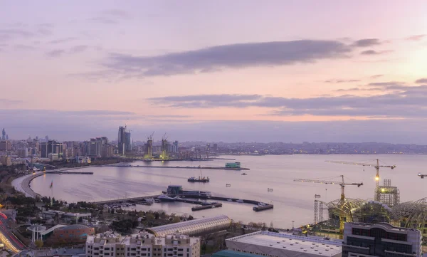 Панорама Баку на рассвете. Азербайджан — стоковое фото