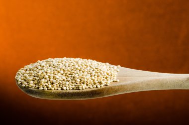 Quinoa bir kaşık, yakın çekim, adam renk