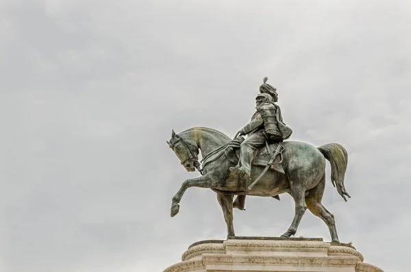 Jezdecká socha Národního památníku Victor Emmanuel II, Řím, Itálie — Stock fotografie