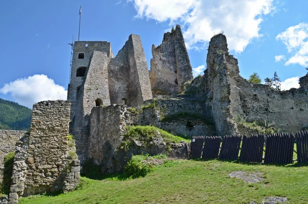Likava castelo ruínas — Fotografia de Stock