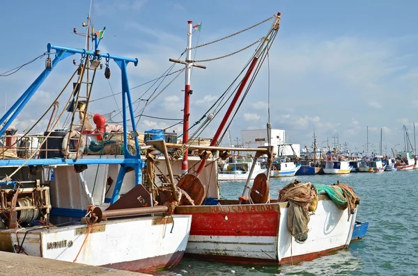 Bunte Boote im Hafen Stockbild