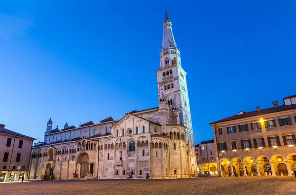 Duomo di Modena con torre Ghirlandina — Foto Stock