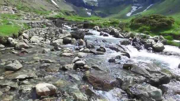 Cirque de Troumouse - el circo glaciar en los Pirineos — Vídeo de stock