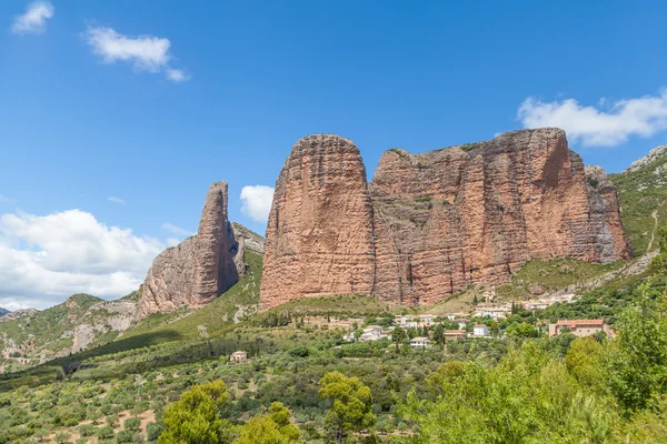 Horniny zaprskala de Riglos, Huesca, Španělsko — Stock fotografie