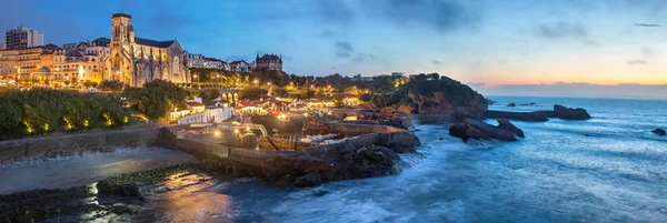 Wieczorem panorama miasta Biarritz — Zdjęcie stockowe