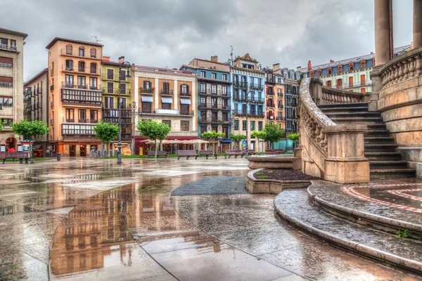 Huse på Plaza del Castillo i Pamplona - Stock-foto