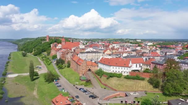 Grudziadz Polen Flygfoto Över Historiska Gamla Stan Från Floden Vistula — Stockvideo