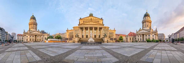 Panorama Praça Gendarmenmarkt Famosa Por Sua Arquitetura Berlim Alemanha — Fotografia de Stock