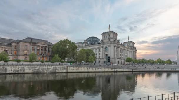 Berlijn Duitsland Reichstag Gebouw Dag Tot Nacht Verval — Stockvideo