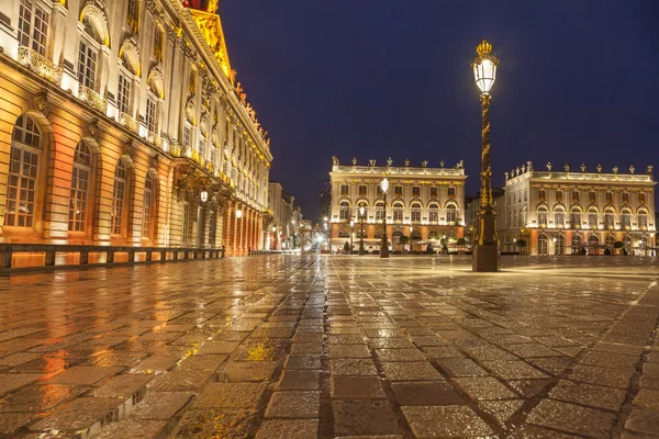 Stanislas-torget vid regnig kväll, nancy — Stockfoto