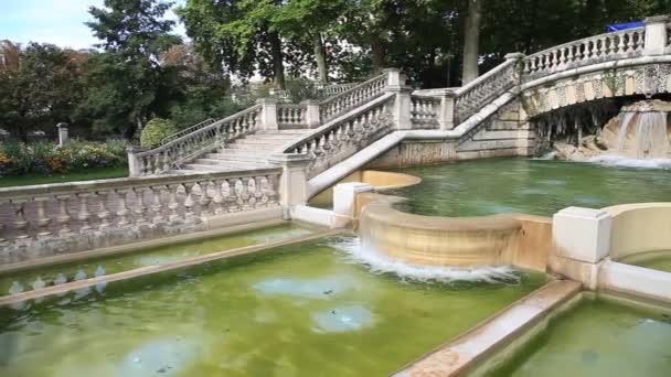在公园花园喷泉观达西、 第戎 — 图库视频影像