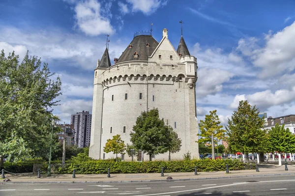 Halle πύλη - μεσαιωνική πόλη οχυρωμένη πύλη στις Βρυξέλλες — Φωτογραφία Αρχείου
