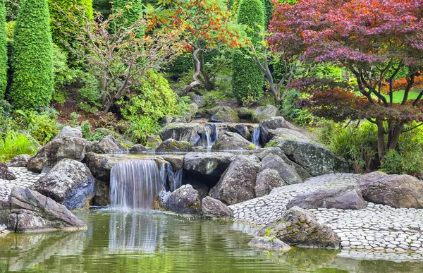 Cascade waterfall in Japanese garden in Bonn — Stock Photo, Image