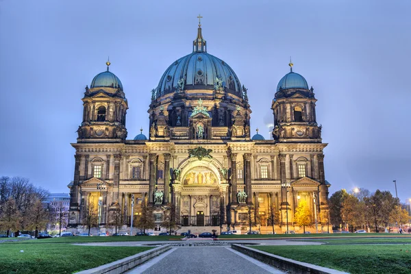 Catedral de Berlim à noite, Berlim — Fotografia de Stock