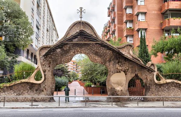 Miralles Gate (Finca Miralles) i Barcelona – stockfoto