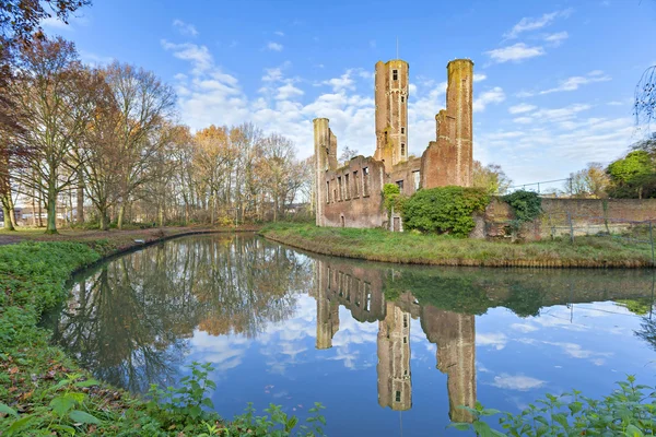 Ruinen der mittelalterlichen Burg ter elst, Duffel — Stockfoto