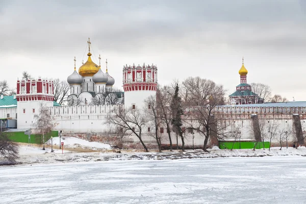 Novodevichiy klooster in de winter — Stockfoto