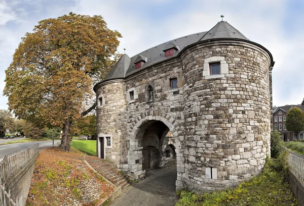 Ponttor - portão medieval da cidade em Aachen — Fotografia de Stock